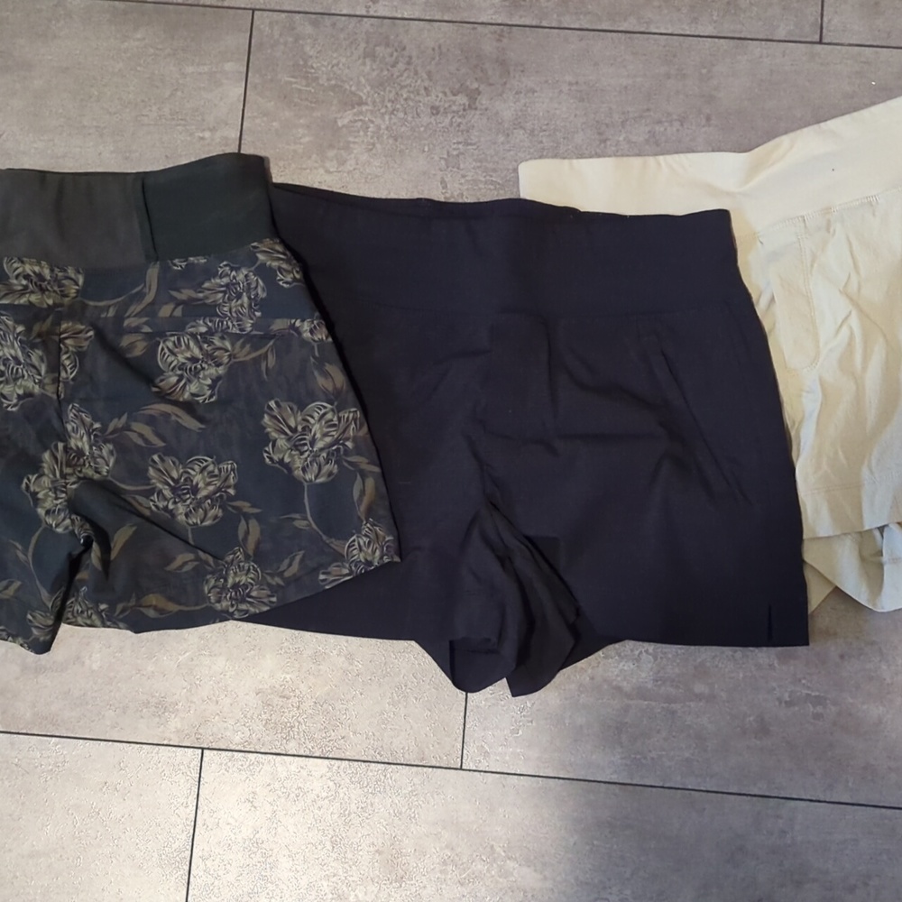 Athleta Trekkie (3) Shorts sz 8